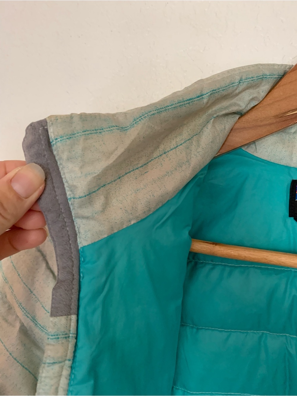Patagonia Women's Light Mint Quilted Puffer Jacket with Teal Zippers | S - Picture 10 of 13